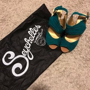 Seychelles stacked Heels